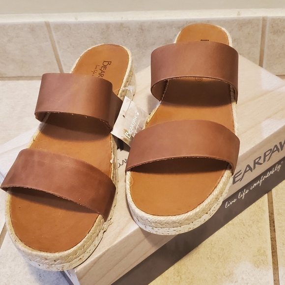 BearPaw Shoes - Bearpaw genuine leather sandals 8 NEW